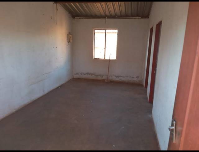 2 BEDROOM HOUSE FOR SALE IN BRAM FISCHERVILLE